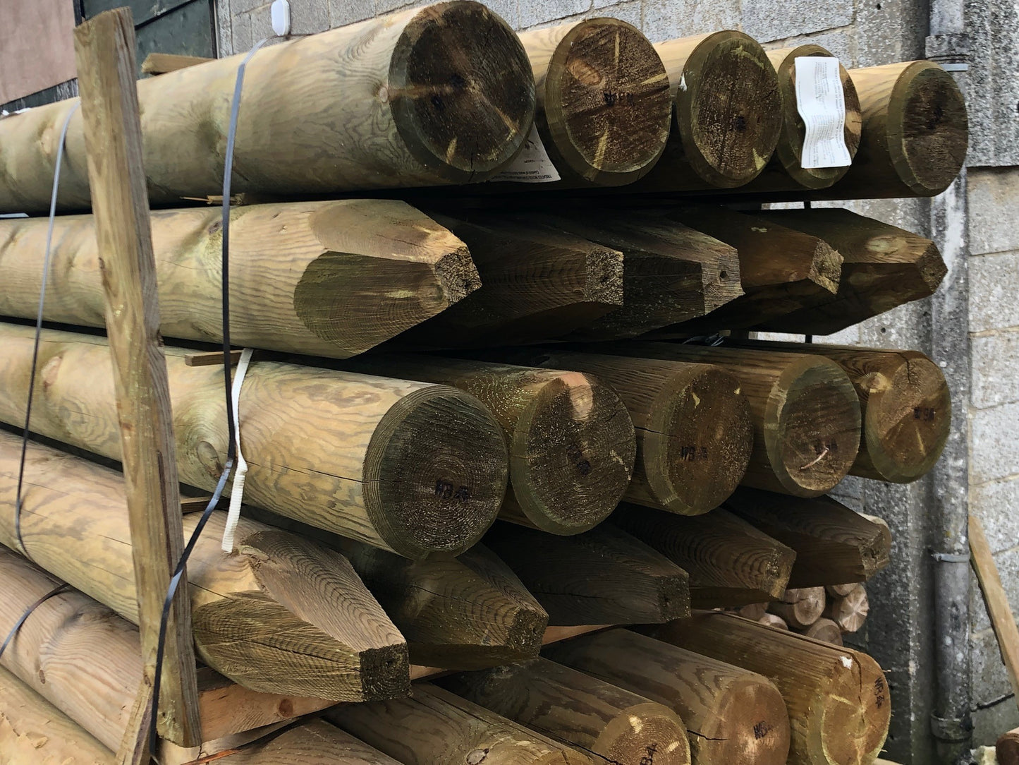 UC4 Machine Round Gate Post