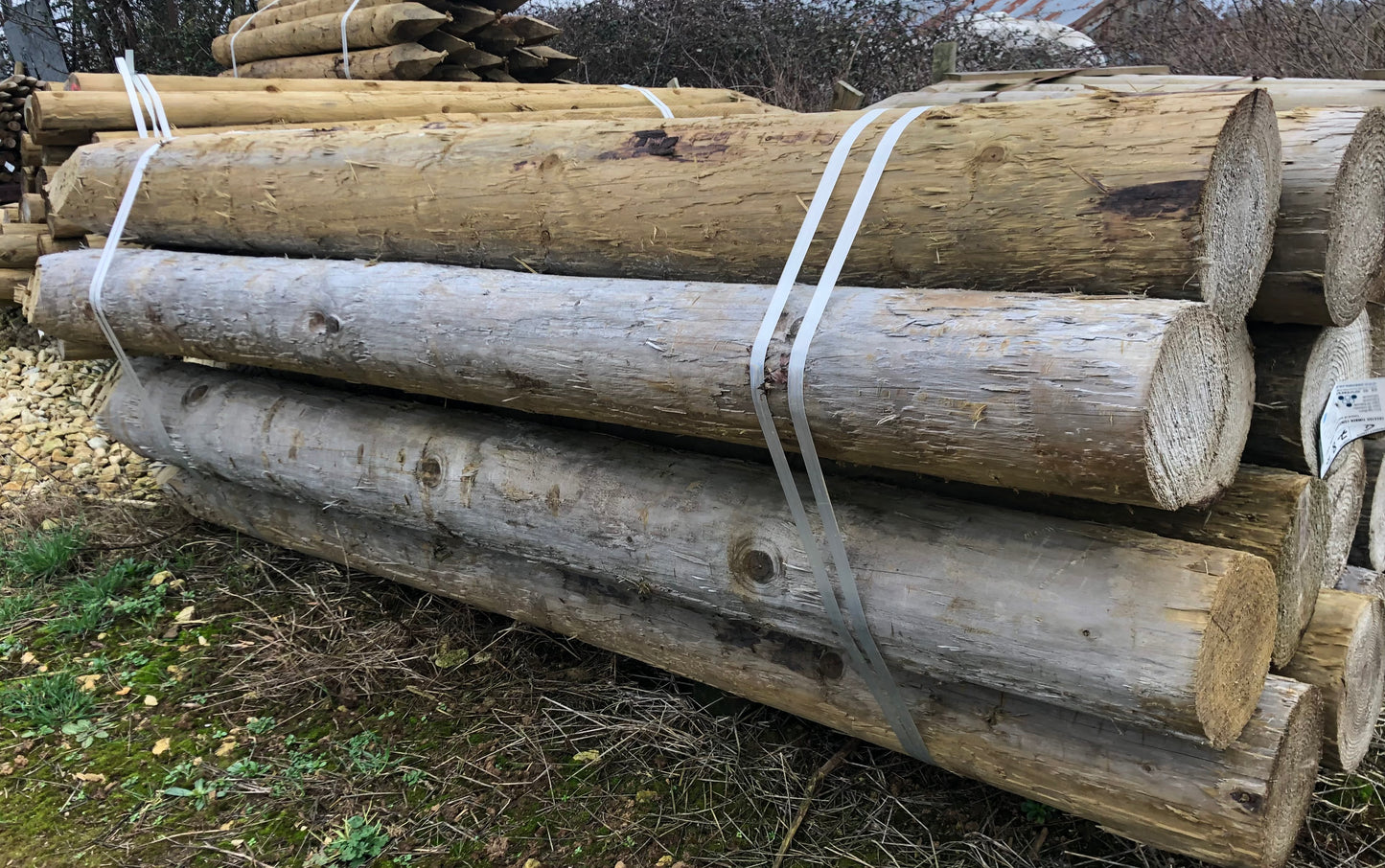 UC4 Peeled Round Gate Post